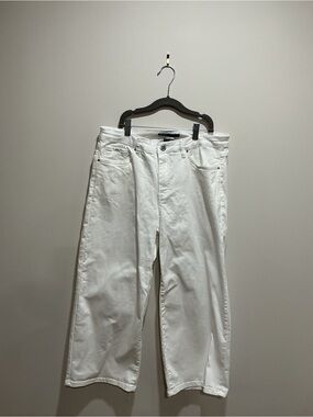 Woman’s FDJ French dressing cropped white jeans, size 12